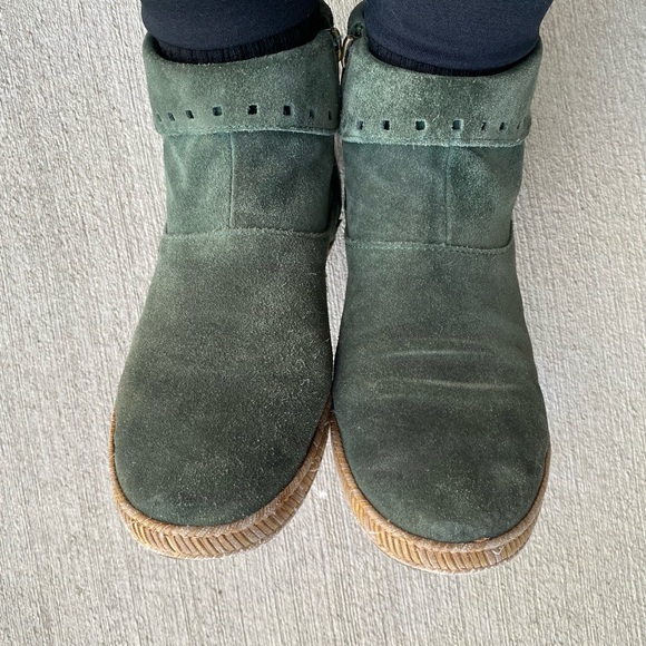 Ugg Green Booties Ankle Boots Women’s Size 7.5 - Picture 2 of 9